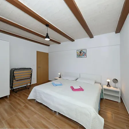 Bebob, No 2 Appartement *